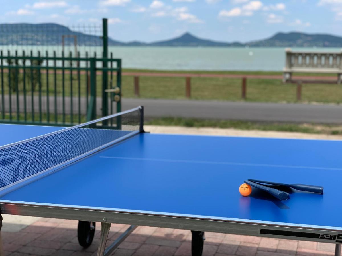 Exclusive Beachfront Villa Fonyód 외부 사진