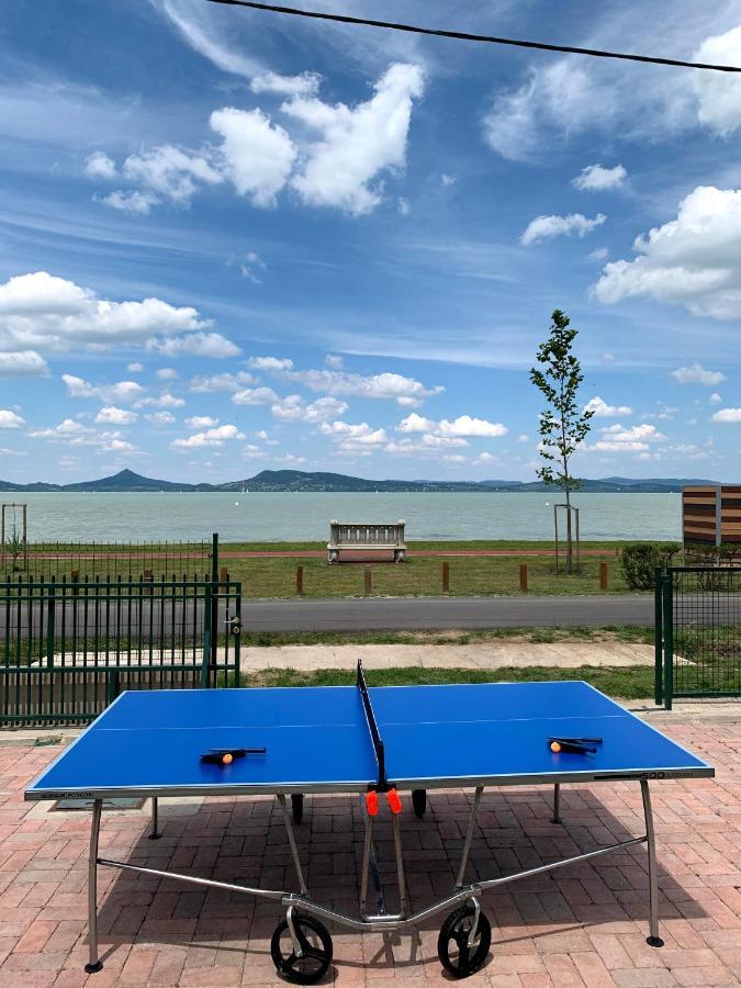 Exclusive Beachfront Villa Fonyód 외부 사진
