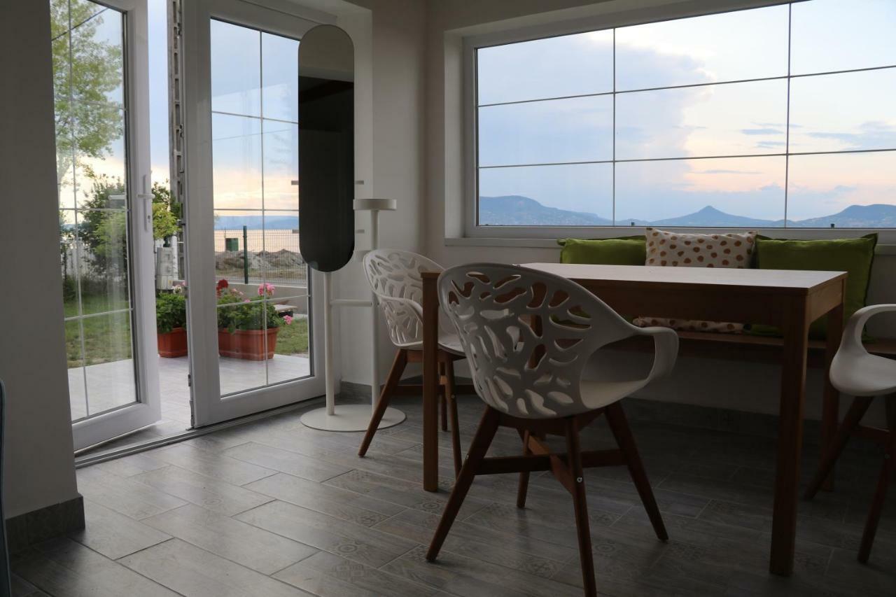Exclusive Beachfront Villa Fonyód 외부 사진
